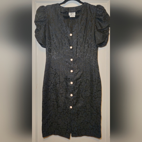 Byer Too! Vintage Black Floral Dress with Pearl Buttons Size 9 - Picture 1 of 5